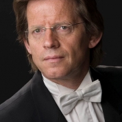 Dirijorul olandez Theo Wolters