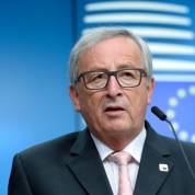 Jean-Claude Juncker, în prima sa vizită în România. Preşedintele Comisiei Europene se întâlneşte astăzi cu preşedintele şi premierul