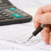 Guvernul impune plata CAS şi CASS la nivelul salariului minim pentru anagajatii part-time 